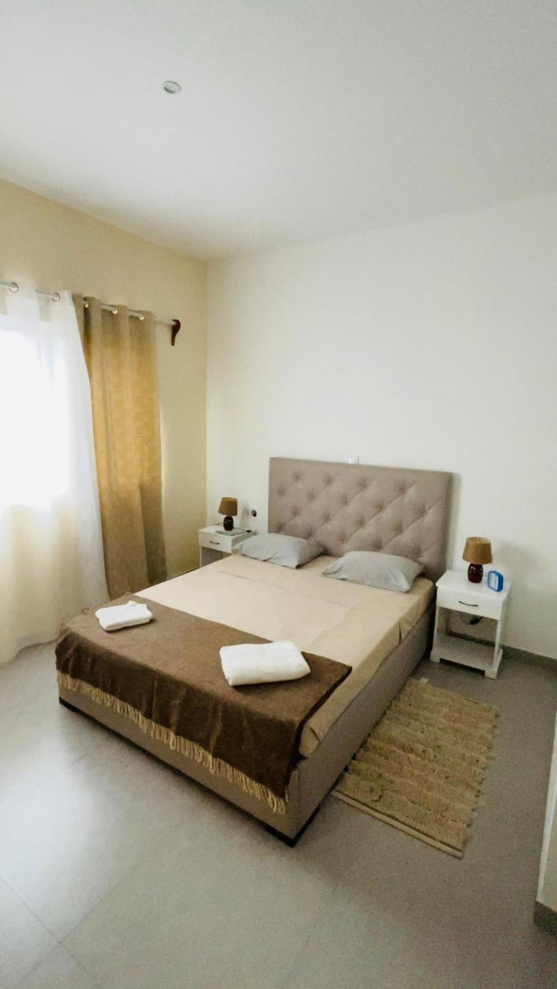 Hostel Rocha Marisol Понта-ду-Сол Экстерьер фото